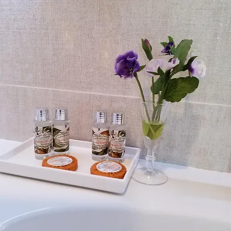 Private לינה וארוחת בוקר 2*